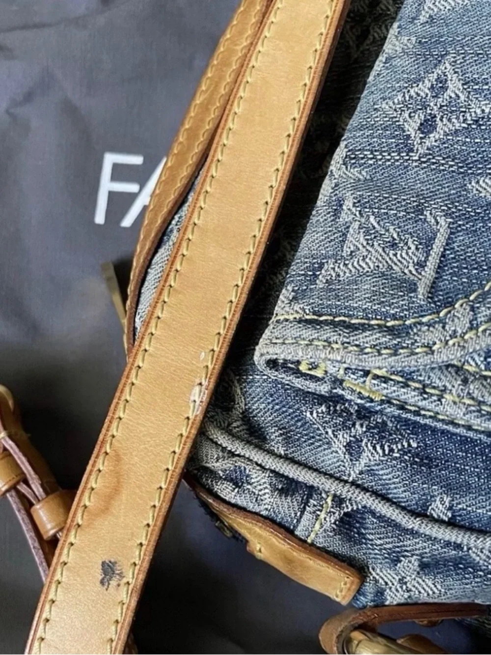 💕Louis Vuitton Monogram Denim Camera Bag Crossbody